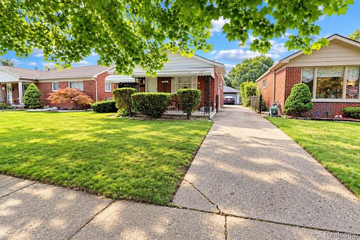 Property Photo: 7660 Shenandoah Avenue MI 48101 2481