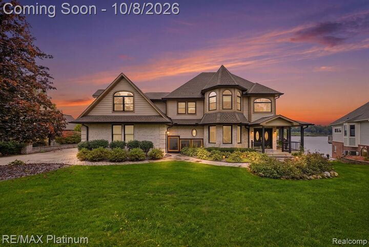 Property Photo:  997 Thompson Shore Drive  MI 48843 1366 