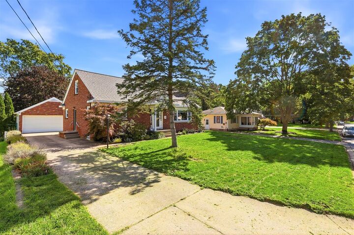 Property Photo: 3318 Earle Avenue MI 49418-1618