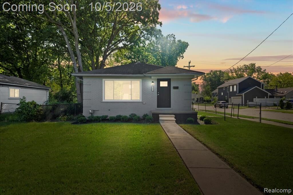 Property Photo:  4014 Greenfield Road  MI 48072 1137 