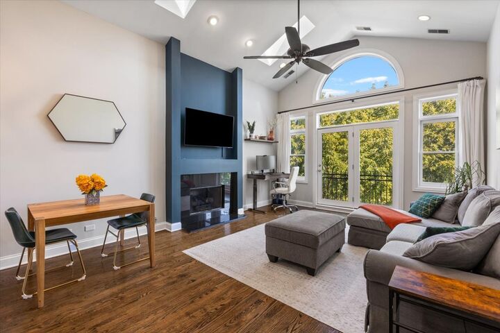 Property Photo:  4606 N Malden Street 3N  IL 60640 
