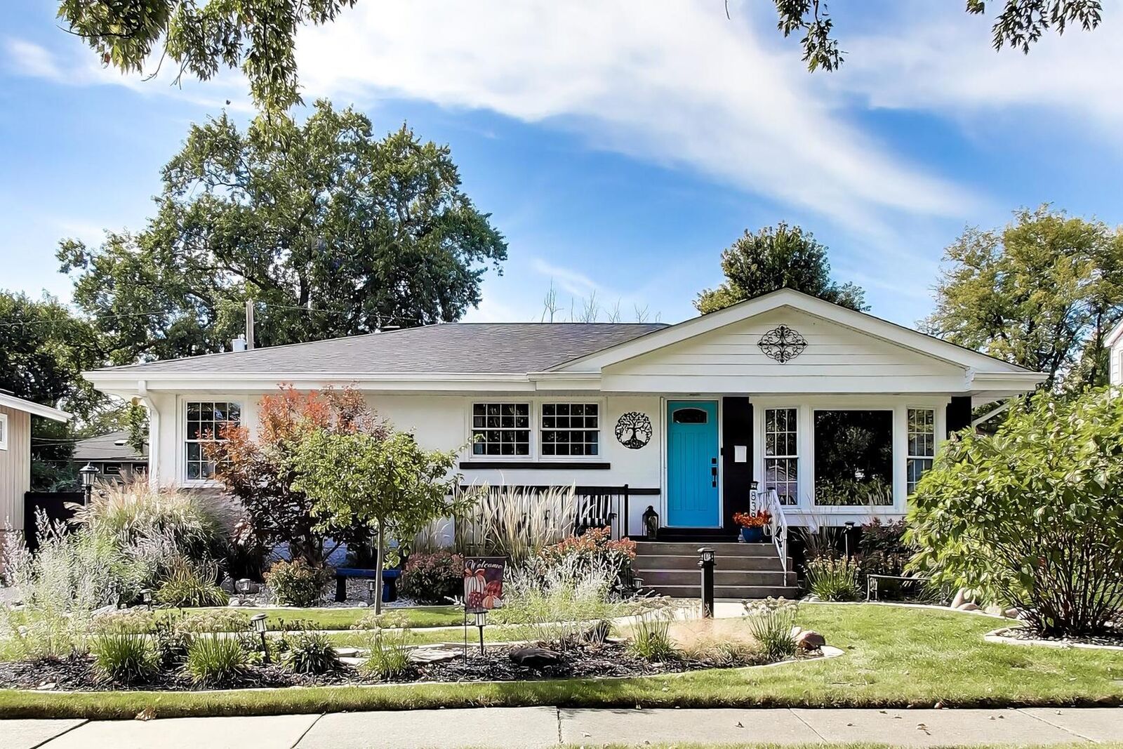 Property Photo: 838 S Grant Avenue IL 60181