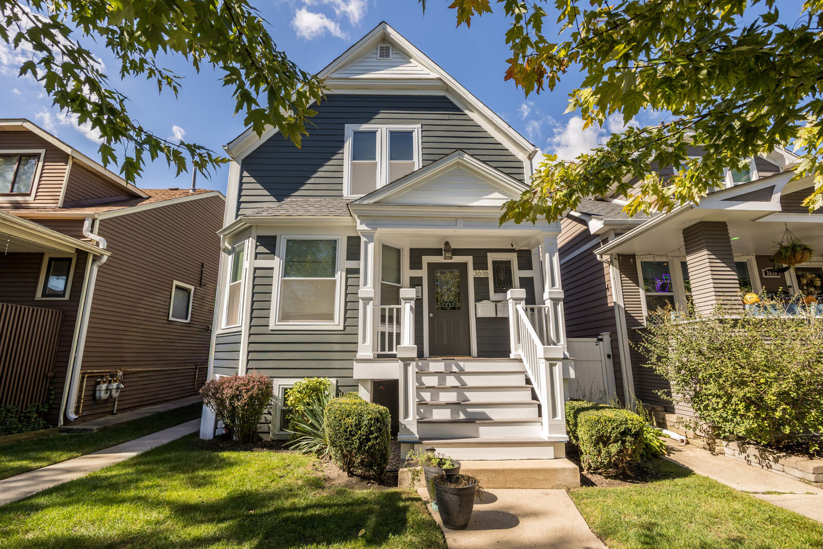 Property Photo:  3616 N Christiana Avenue  IL 60618 