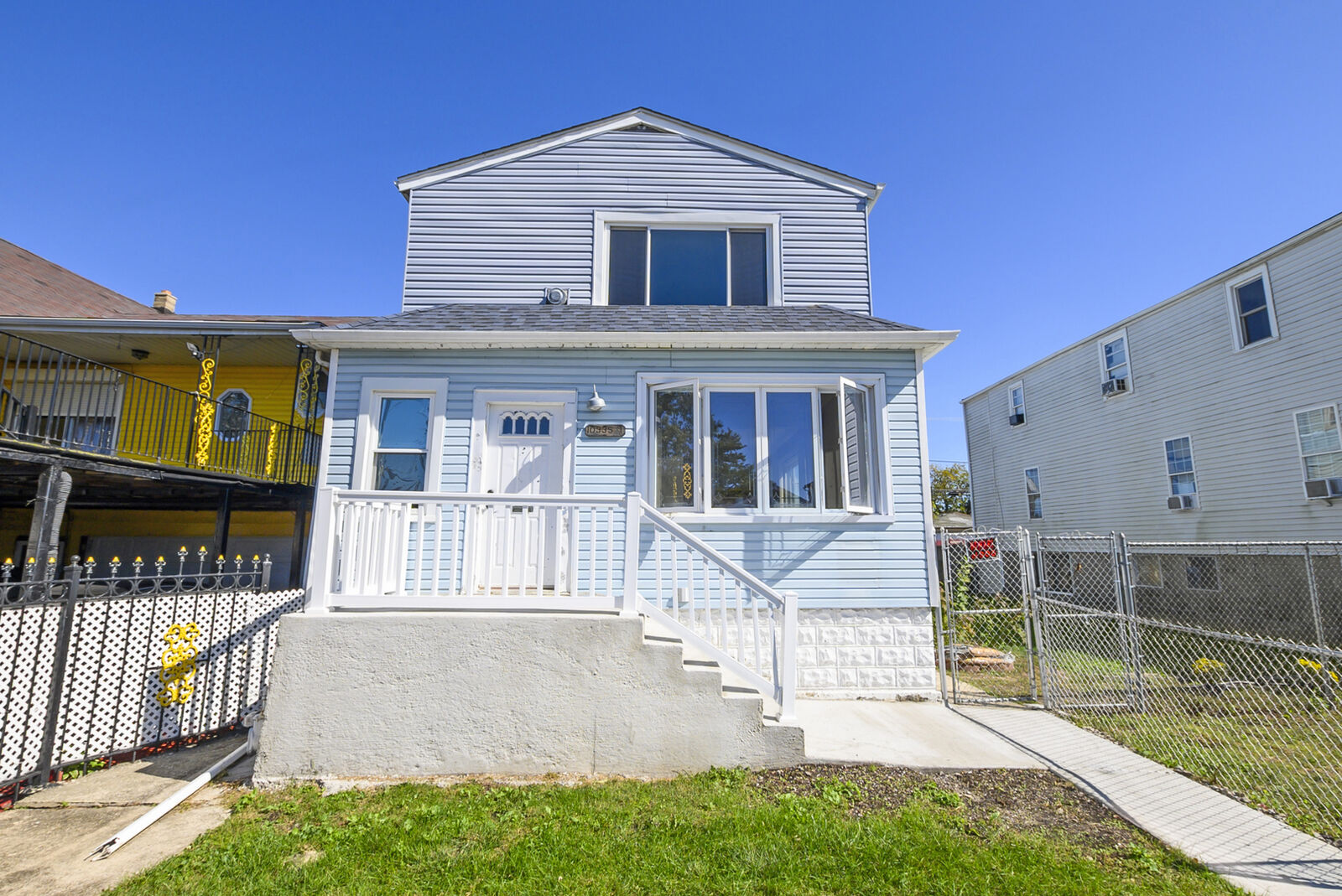 Property Photo:  10335 S Hoxie Avenue  IL 60617 