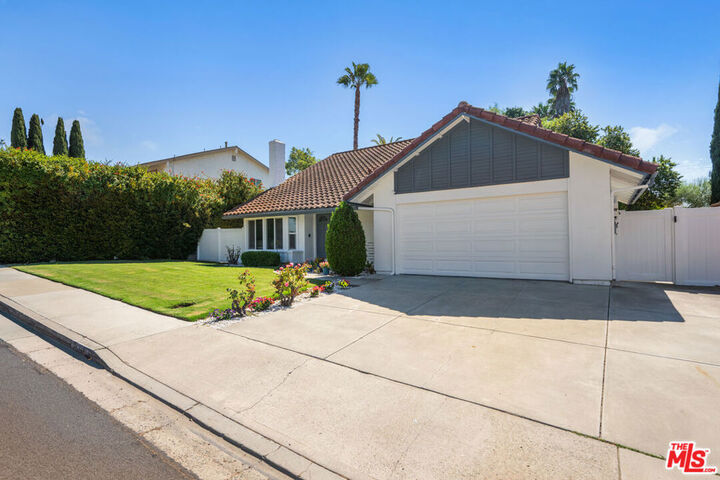 Property Photo:  26392 Cortina Drive  CA 92691 