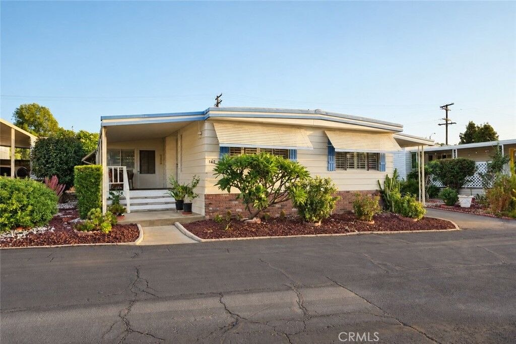 Property Photo:  840 E Foothill Boulevard 142  CA 91702 