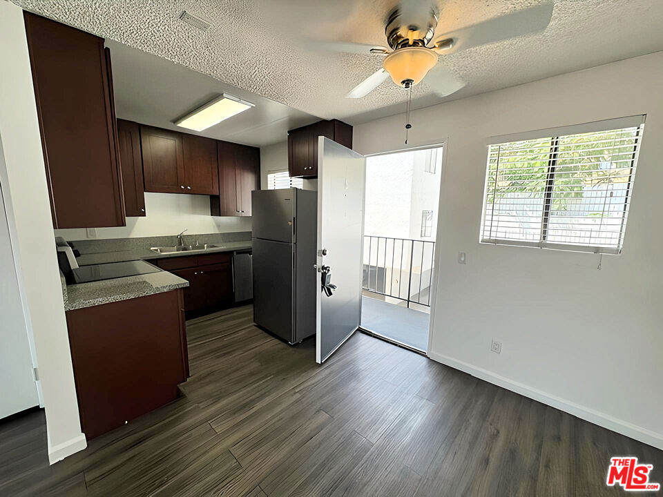 Property Photo:  3811 N Figueroa Street 6  CA 90065 