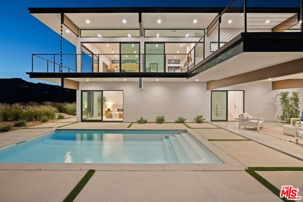 Property Photo:  2165 E Little Las Flores Road  CA 90290 