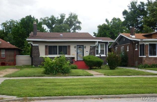 Property Photo:  1320 N Park Drive  IL 62204 