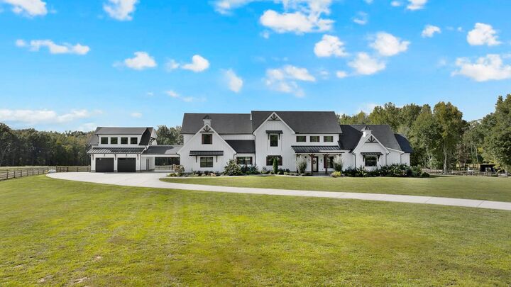 Property Photo: 2216 Sp Anderson Rd TN 37355