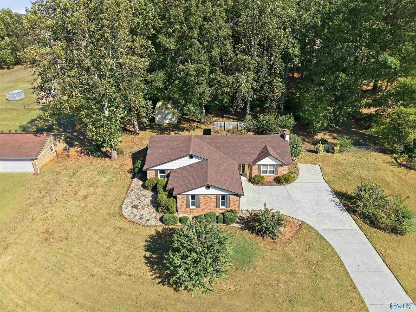 Property Photo: 308 N Oxford Circle NW AL 35759