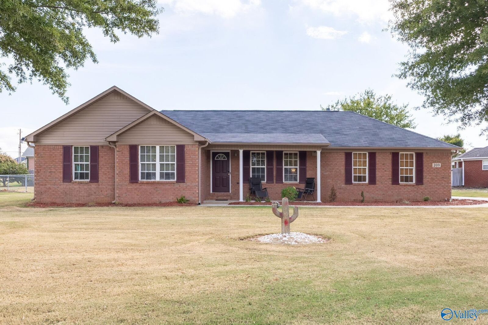 Property Photo:  209 Steppe Court  AL 35811 