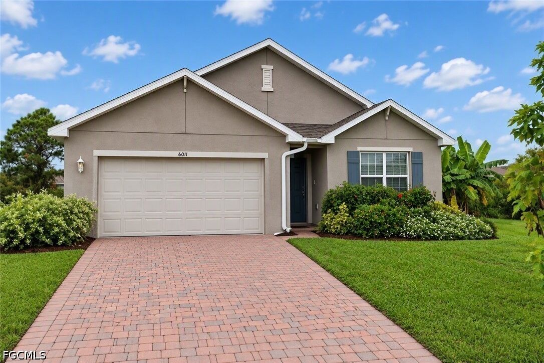 Property Photo: 6011 Joan Avenue N FL 33971