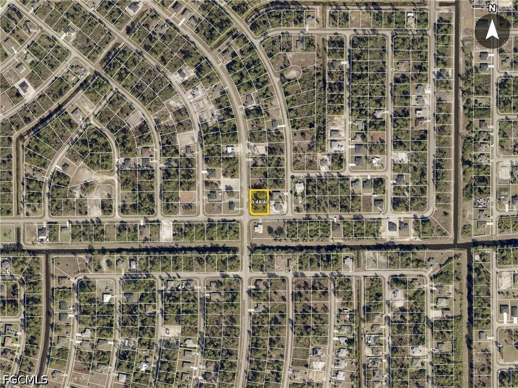 Property Photo:  463 Eisenhower Boulevard  FL 33974 