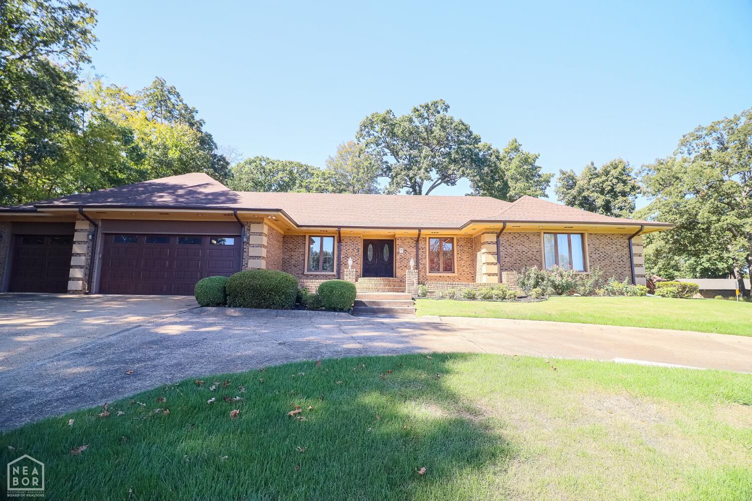 Property Photo:  803 E Lakeshore Drive  AR 72401 