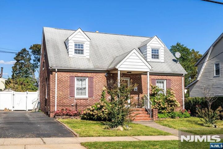 Property Photo:  54 Hancox Avenue  NJ 07110 