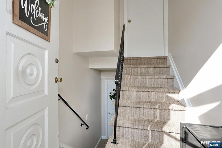Property Photo: 6 Glen Court NJ 07675