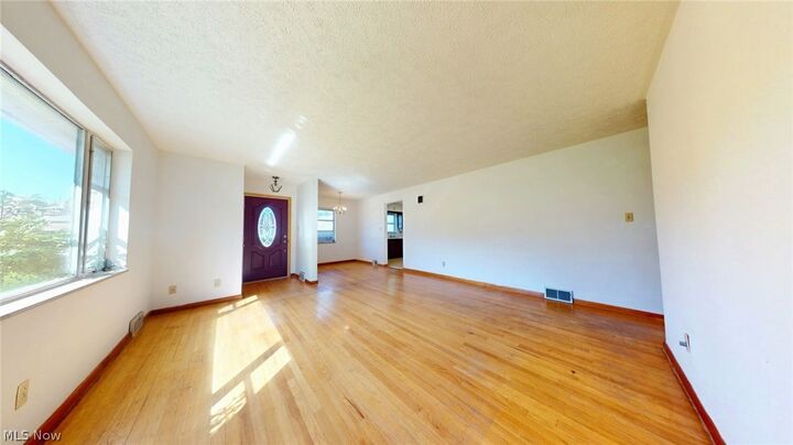 Property Photo: 3132 Glendwell Road OH 43952