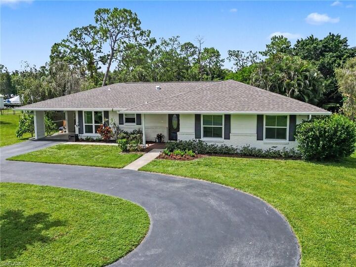 Property Photo:  5272 Myrtle Ln  FL 34113 