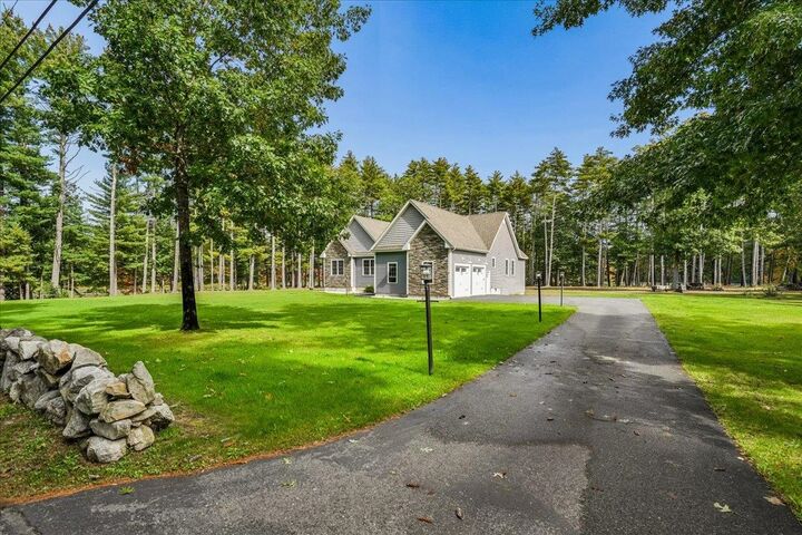 Property Photo:  3 Moeckel Road  NH 03087 