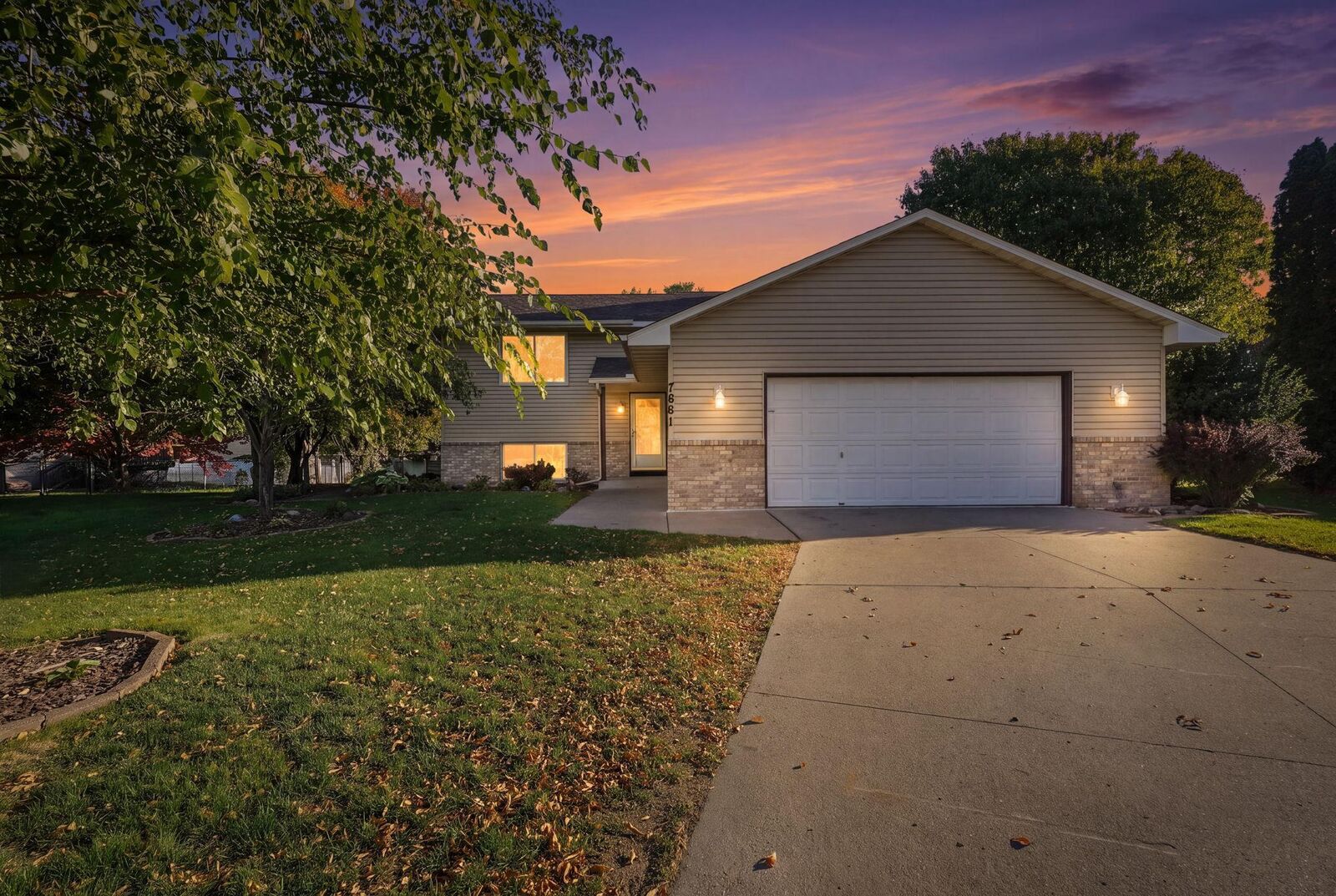 Property Photo:  7661 Homestead Court S  MN 55016 