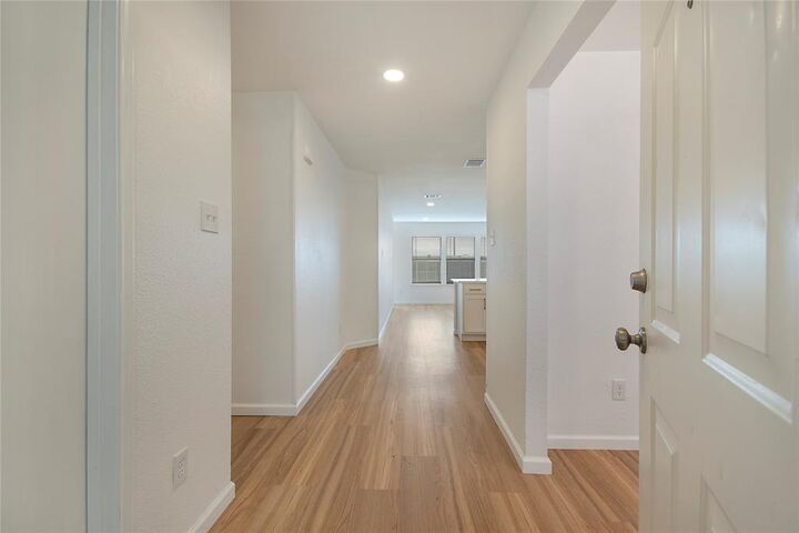 Property Photo: 1618 Pin Oak Trail TX 75409