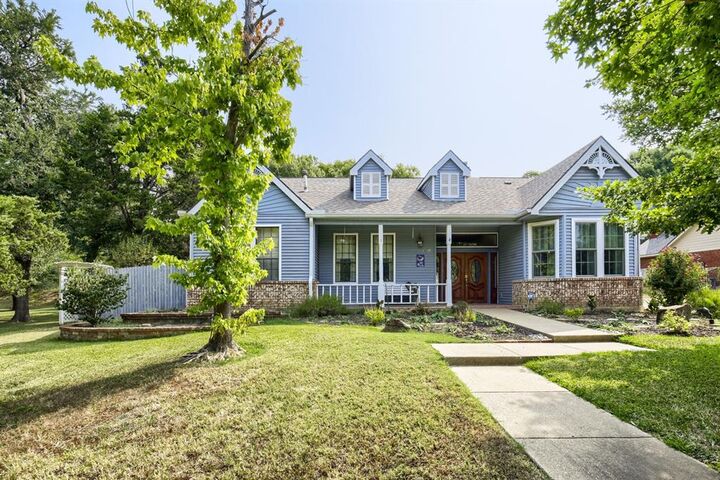 Property Photo: 1538 Highland Road TX 75218