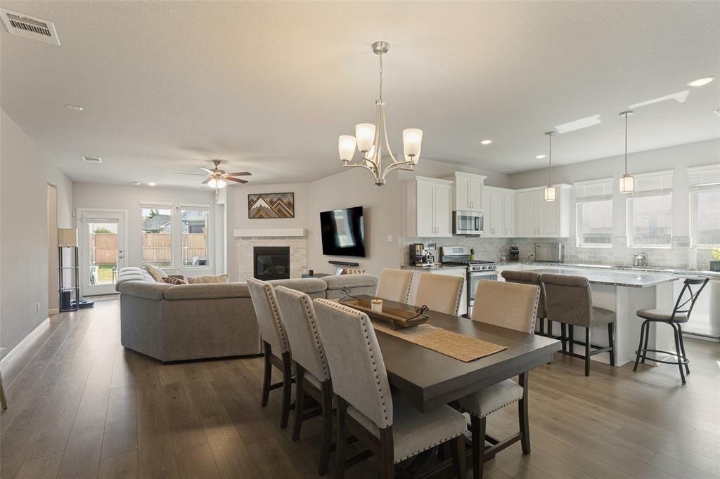 Property Photo:  10928 Phelps Way  TX 76244 