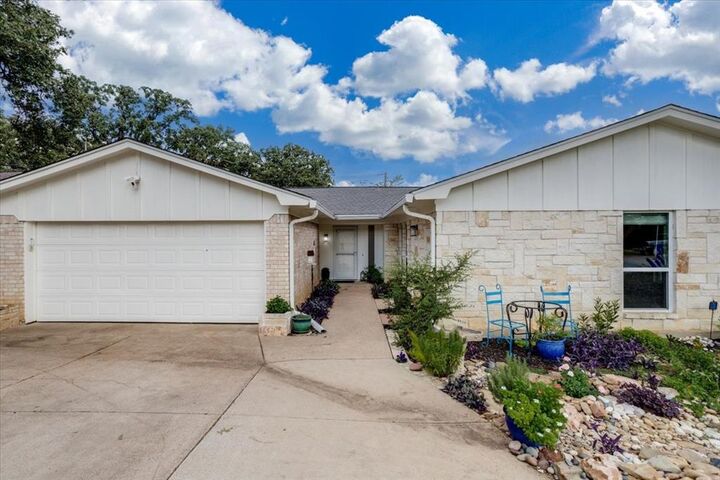 Property Photo: 4101 Chipwood Court TX 76017