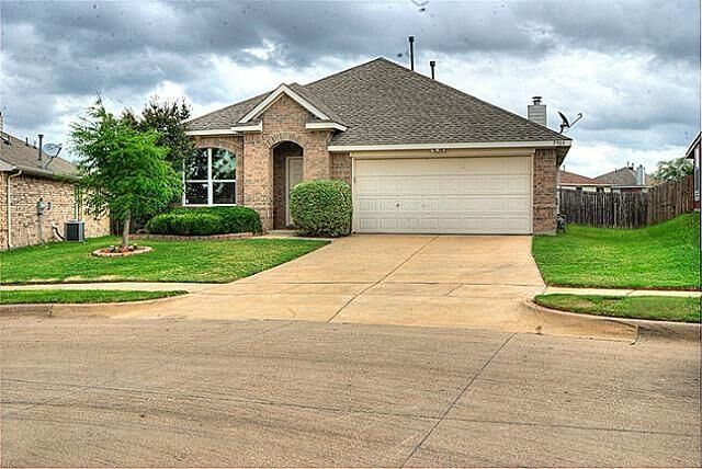 Property Photo:  5908 Pacers Lane  TX 76179 