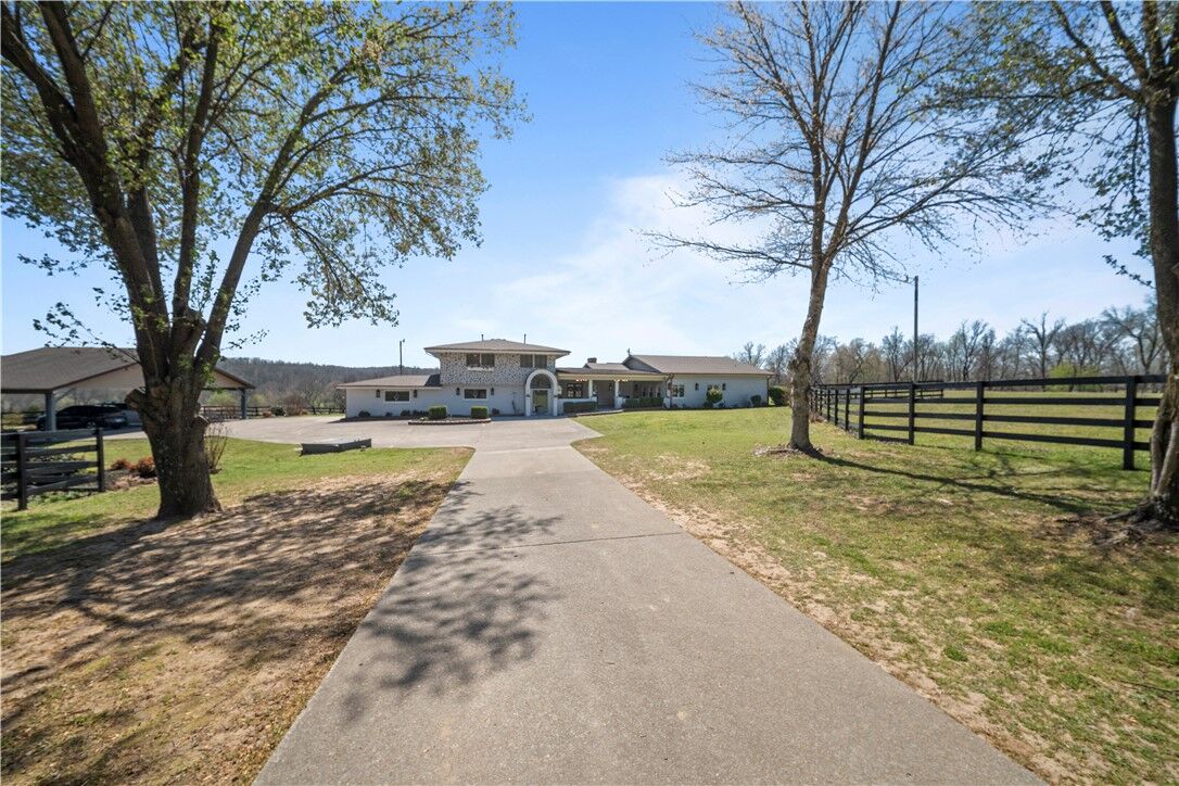 Property Photo:  513-627 Reed Valley  AR 72704 
