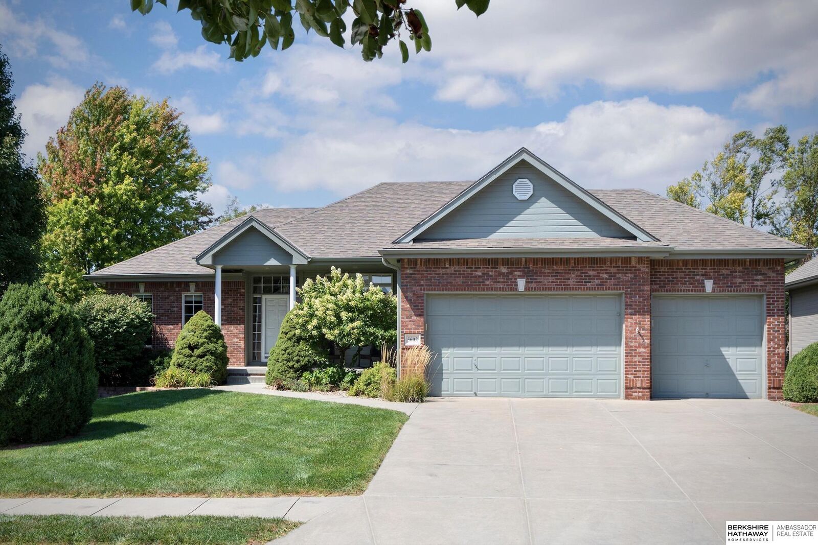 Property Photo: 5602 N 163rd Street NE 68116