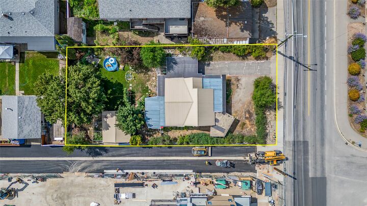 Property Photo: 425 Leathead Road BC V1X 2J3