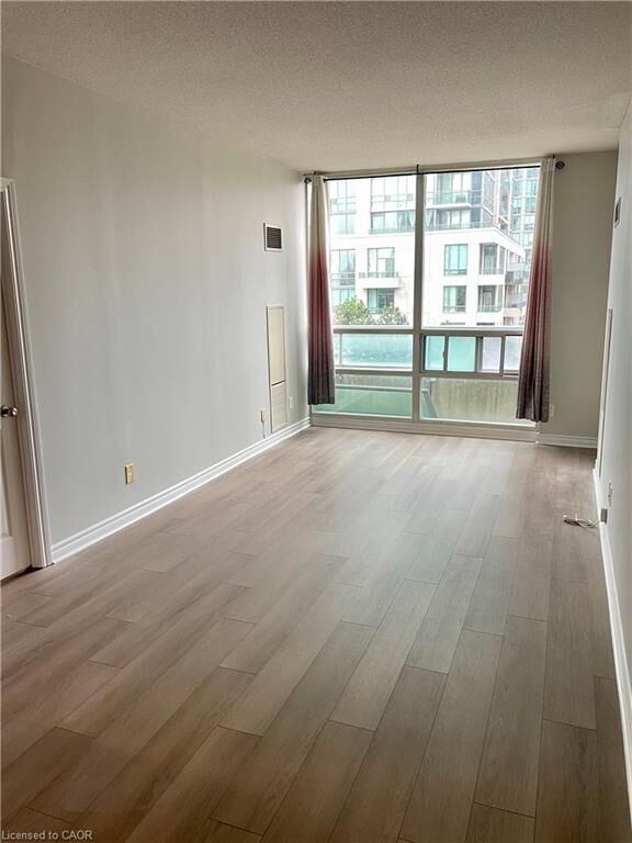 Property Photo:  3504 Hurontario Street 506  ON L5B 0B9 