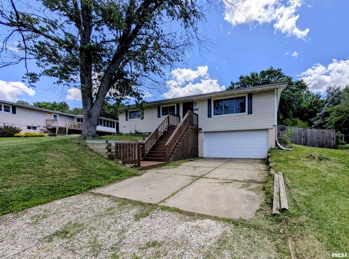 Property Photo: 306 Pontiac Road IL 61554