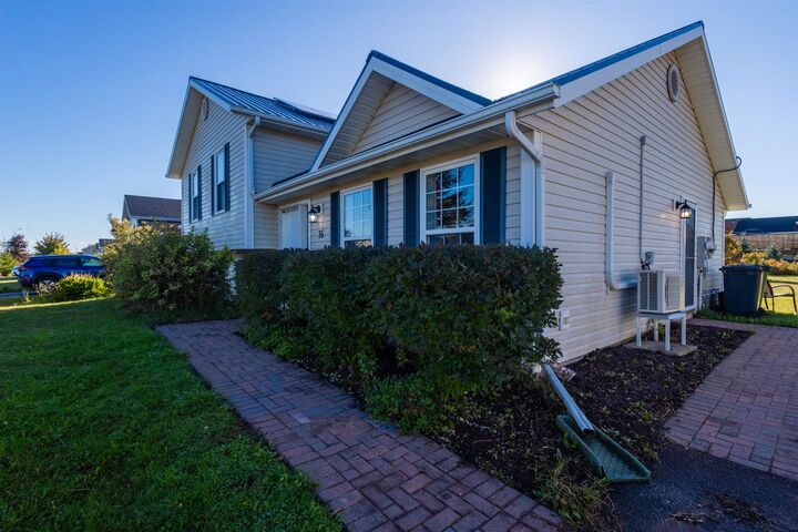 Property Photo:  35 Barbour Circle  PE C1A 9S9 