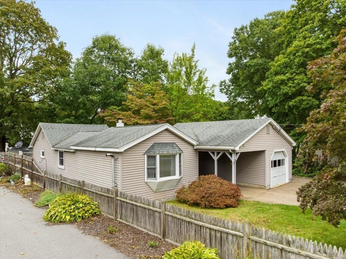 Property Photo:  18 Bay View Dr  MA 01545 