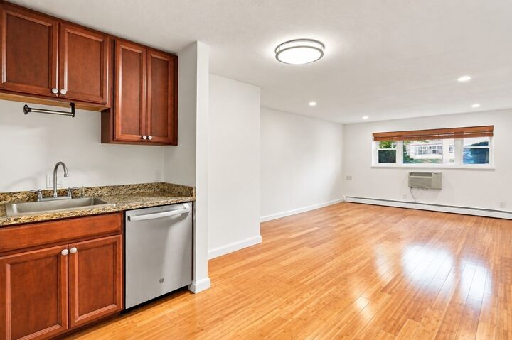 Property Photo:  41 Warren Street B-2  MA 02453 