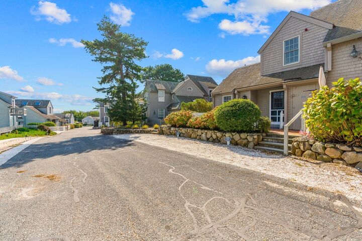 Property Photo:  20 Hyannis Point Rd 20  MA 02649 