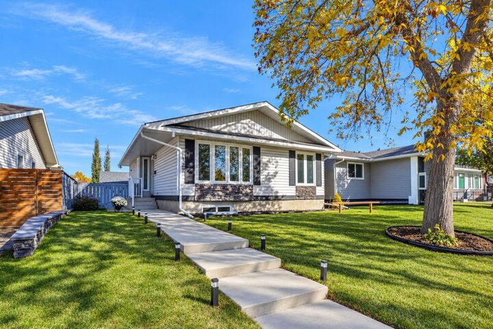 Property Photo:  123 Templewood Road NE  AB T1Y 4B1 