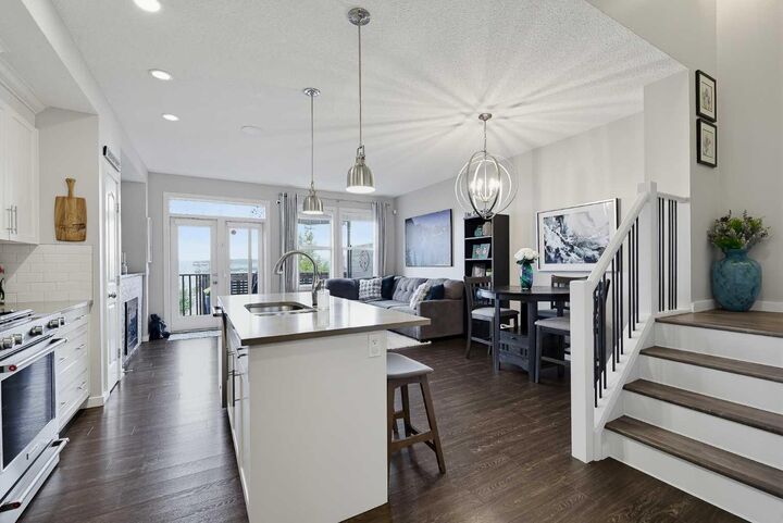 Property Photo:  3D Heritage Drive  AB T4C 2N7 