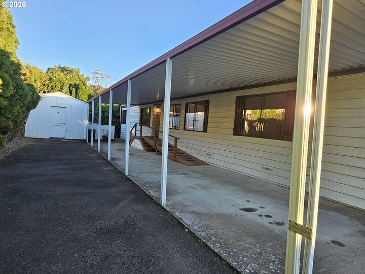 Property Photo: 5400 Meeker Dr 33 WA 98625