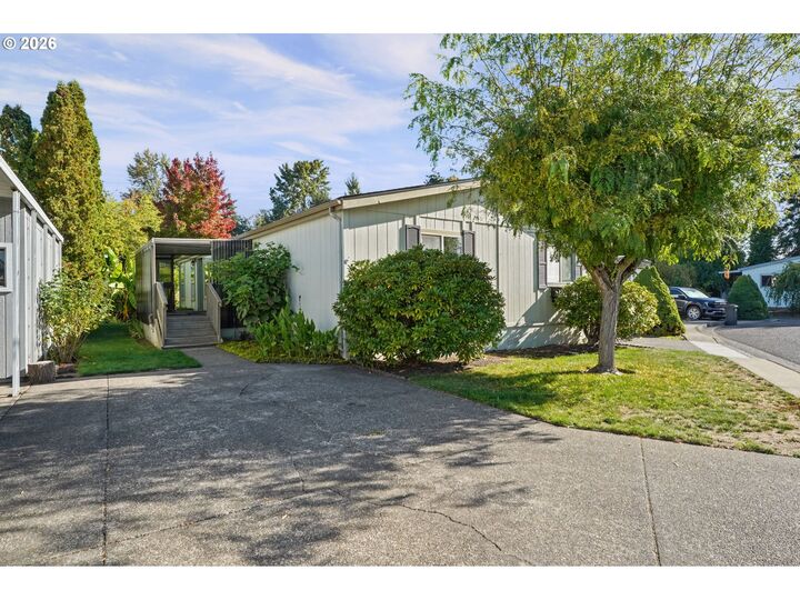 Property Photo:  1199 N Terry St 119  OR 97402 