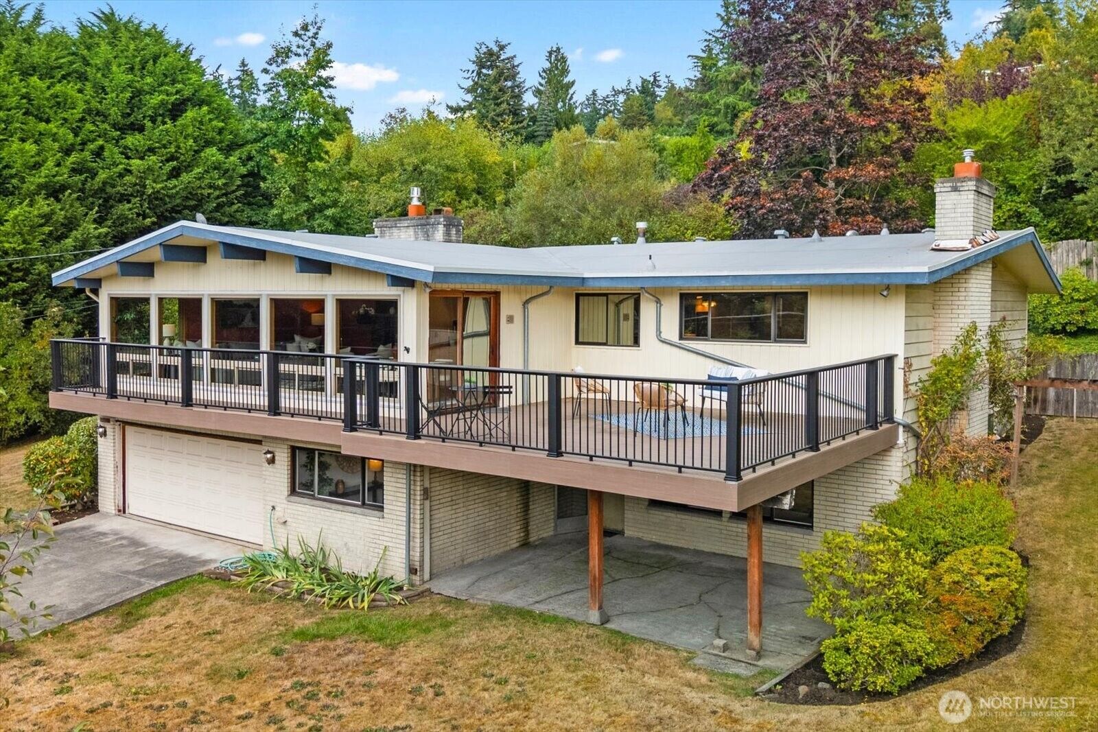 Property Photo:  17207  76th Avenue W  WA 98026 