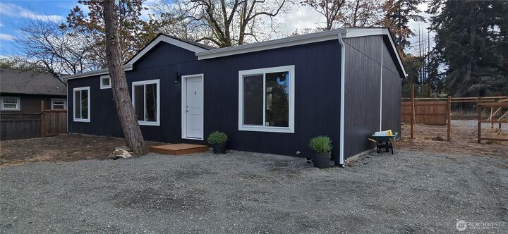 Property Photo: 1126 W Lauridsen WA 98362