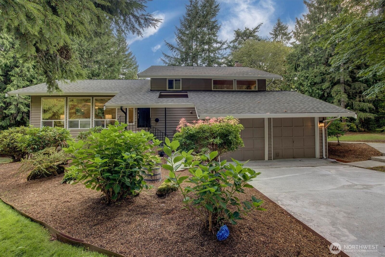 Property Photo:  15724  168th Avenue NE  WA 98072 