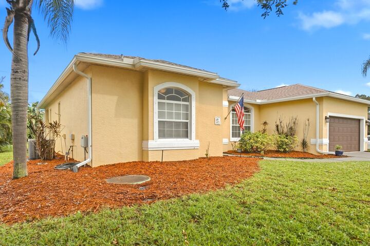 Property Photo: 4971 NW Foxworth Avenue FL 34983