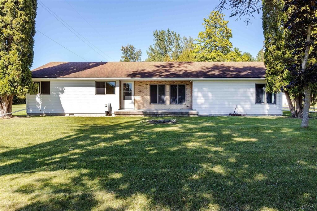 Property Photo: 215 E Saginaw Road MI 48657