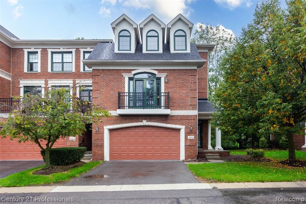Property Photo:  4450 Gateway Circle 10  MI 48322 