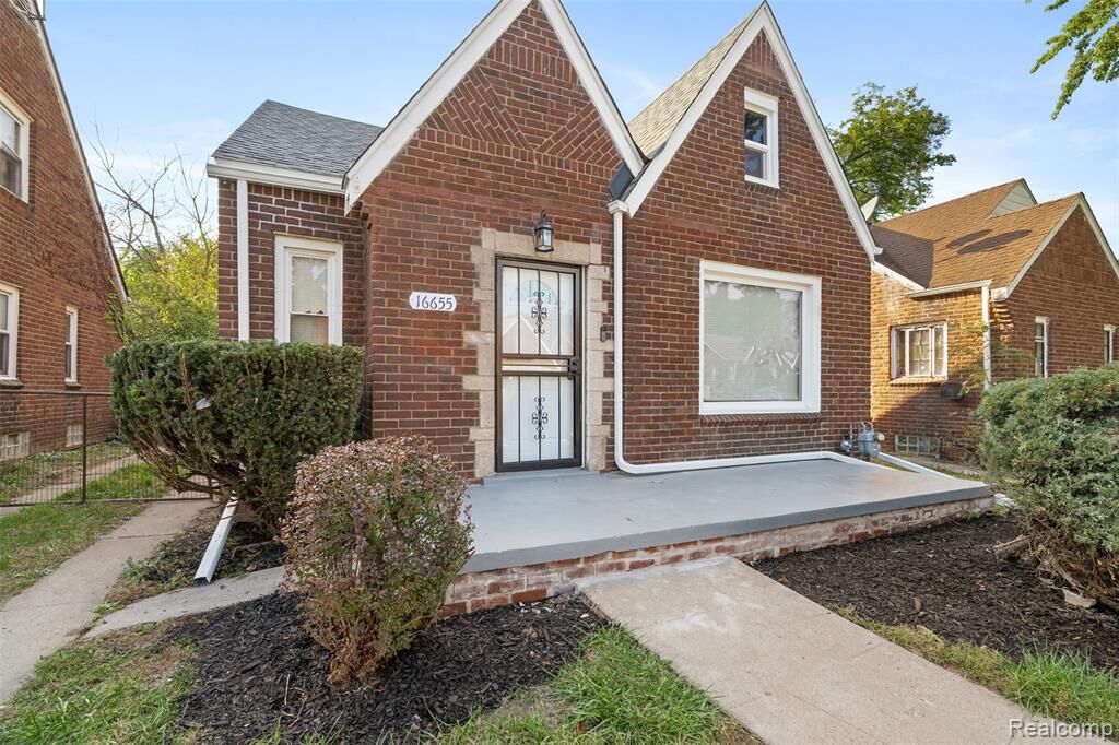 Property Photo: 16655 Stansbury Street MI 48235